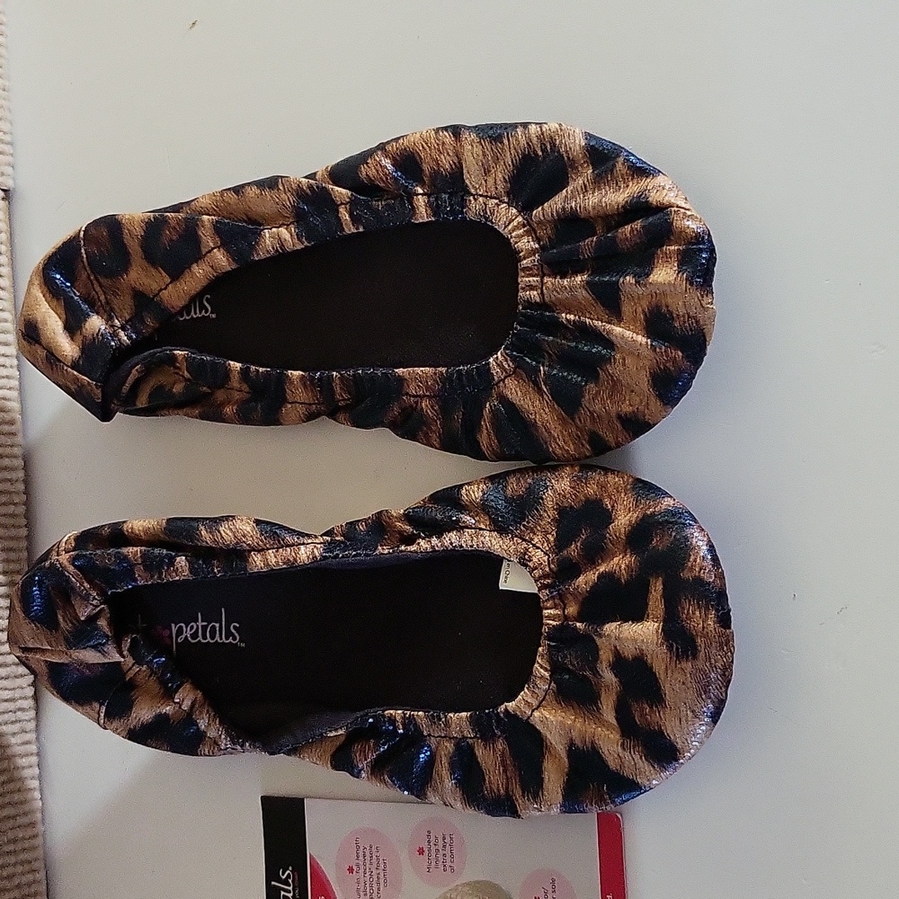 Foot Petals Leopard Quilted Commuter Travel Ballet Flats 7 NEW - Picture 4 of 5